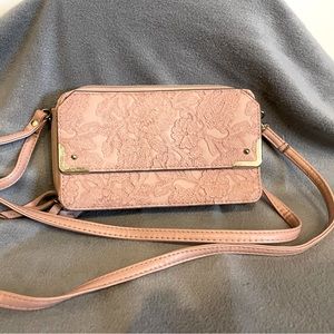 Cute crossbody with a lot of storage